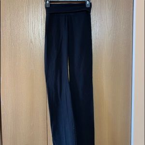 Aerie Slim Gym Flare black yoga pant